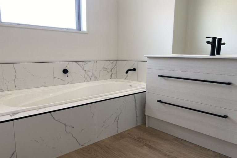 Photo of property in 151 Shillingford Boulevard, Rolleston, 7615