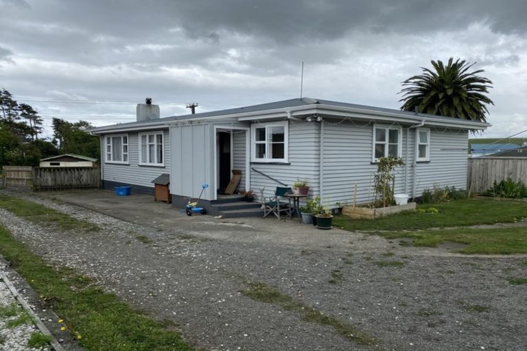 Photo of property in 214 Bridge Street, Eltham, 4322