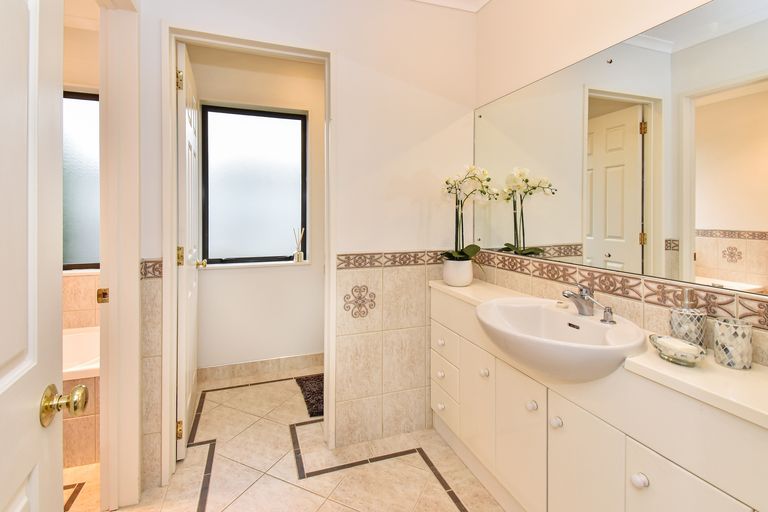 Photo of property in 7 Crannich Place, Wattle Downs, Auckland, 2103