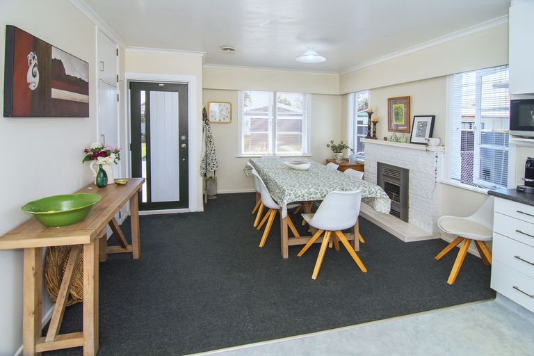 Photo of property in 1 Newall Place, Solway, Masterton, 5810