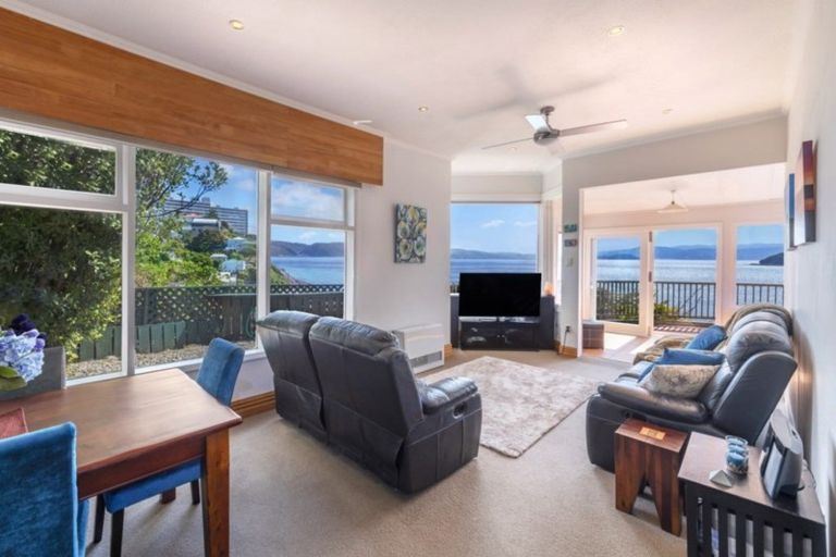 Photo of property in 76 Evans Bay Parade, Roseneath, Wellington, 6021