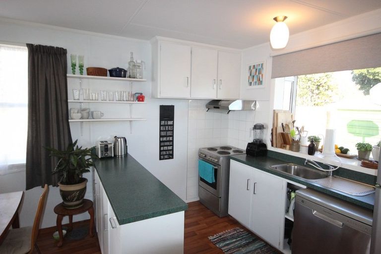 Photo of property in 26 Mokau Place, Terrace End, Palmerston North, 4410