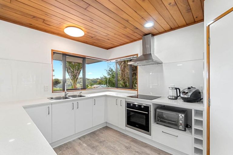 Photo of property in 1/153 Manuka Road, Bayview, Auckland, 0629