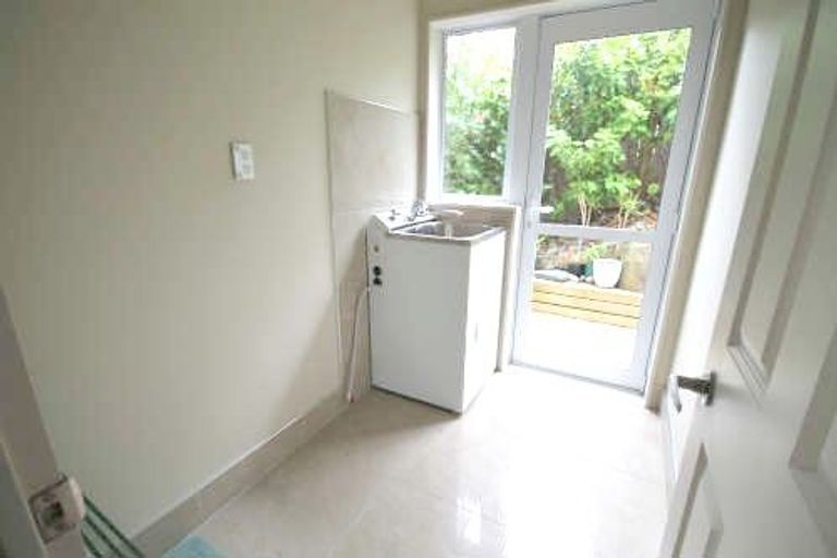 Photo of property in 97a Island Bay Road, Beach Haven, Auckland, 0626