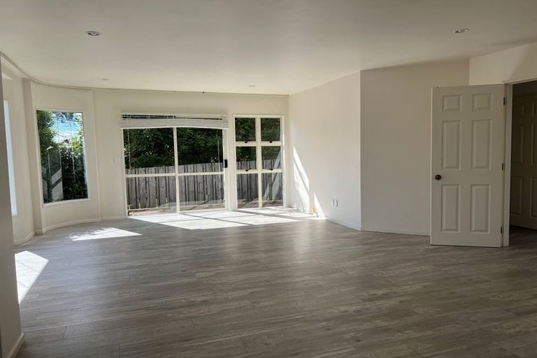 Photo of property in 36a Crichton Terrace, Hauraki, Auckland, 0622