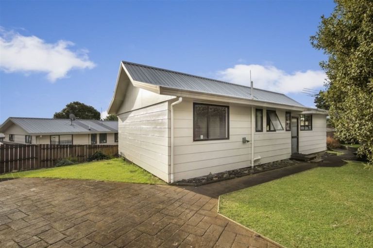 Photo of property in 2/8 Inca Place, Red Hill, Papakura, 2110