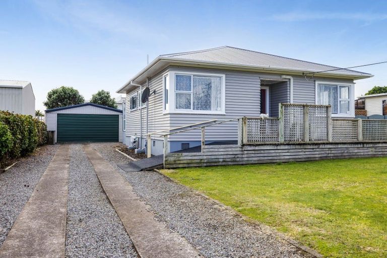 Photo of property in 55 Domett Street, Opunake, 4616