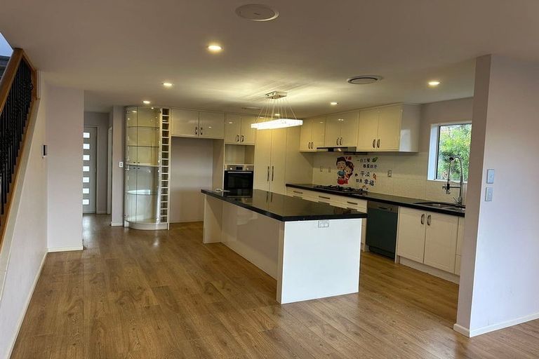 Photo of property in 56a Hutchinson Avenue, New Lynn, Auckland, 0600