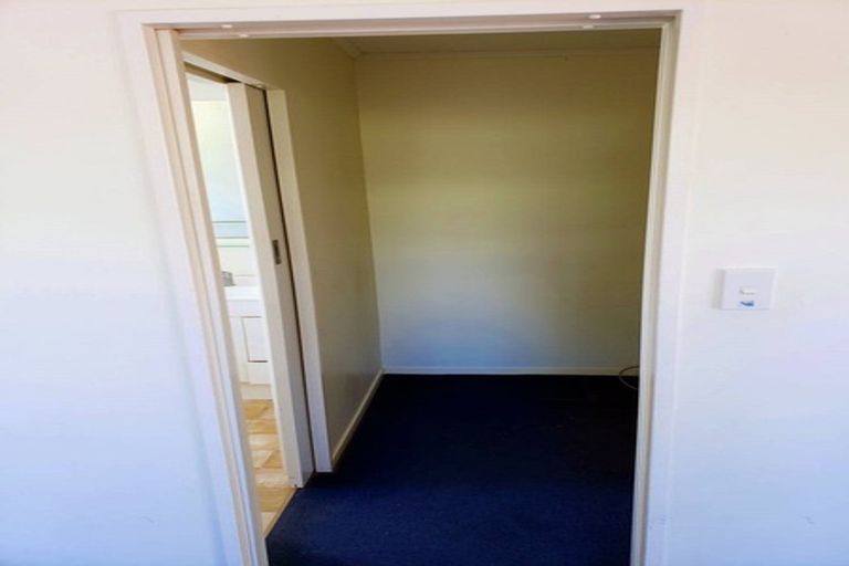 Photo of property in 5 Percy Cameron Street, Avalon, Lower Hutt, 5011