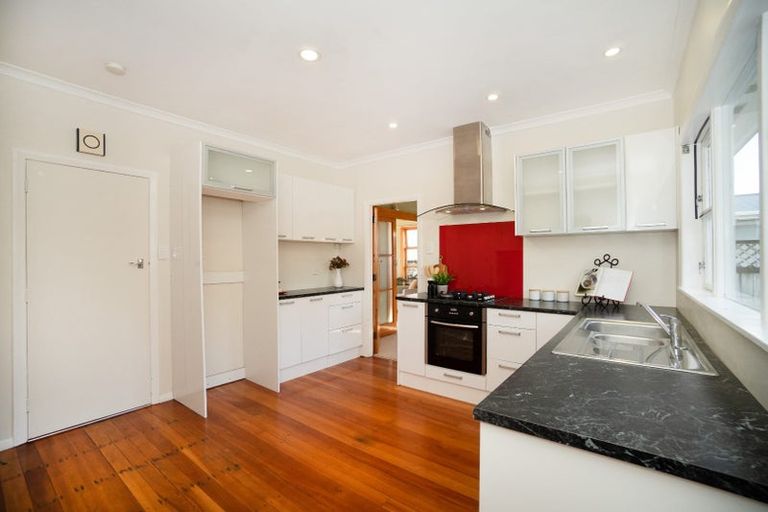 Photo of property in 6 Swansea Street, Hokowhitu, Palmerston North, 4410