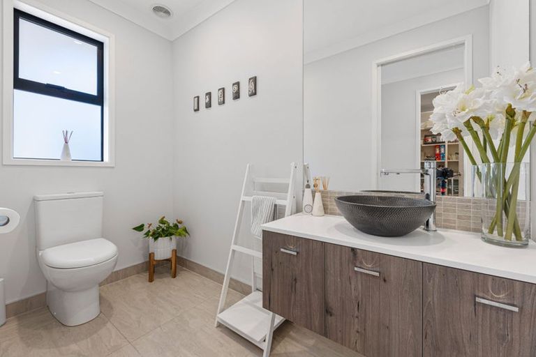 Photo of property in 99 Stoneridge Terrace, Whitford, Manurewa, 2576