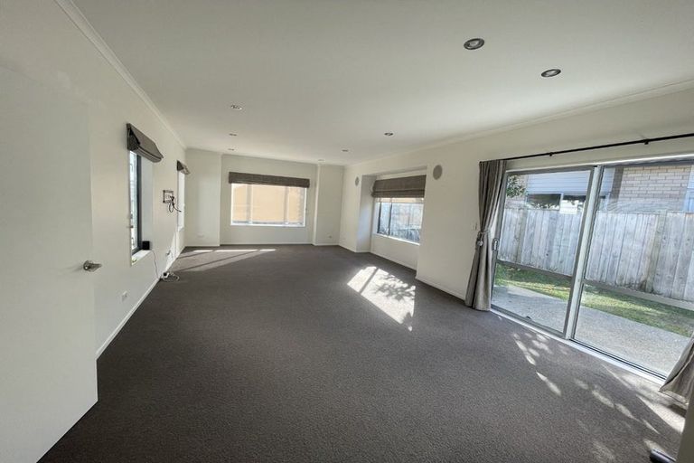 Photo of property in 17 Seafort Lane, Silverdale, 0932