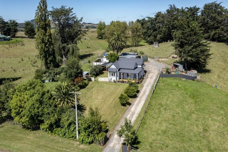 Photo of property in 56 Tapairu Road, Waipawa, 4275
