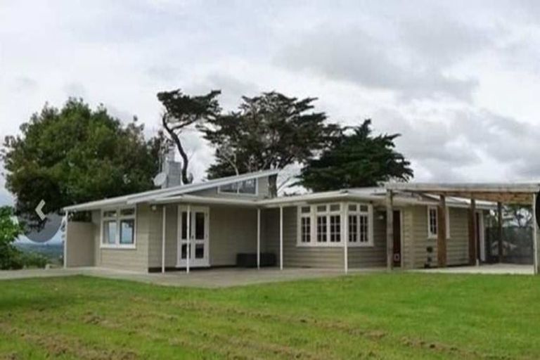 Photo of property in 225 Hanham Road, Kumeu, 0891