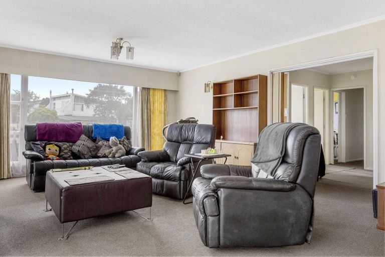 Photo of property in 2 Tamatea Road, Taupo, 3330