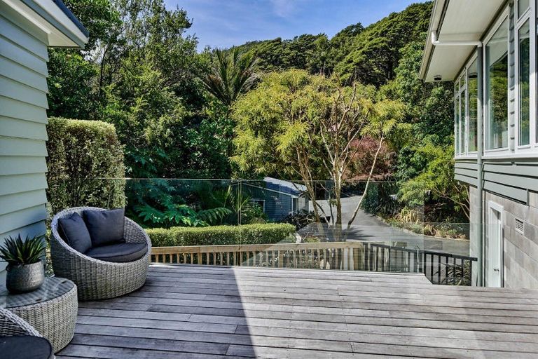 Photo of property in 2 Huia Road, Days Bay, Lower Hutt, 5013