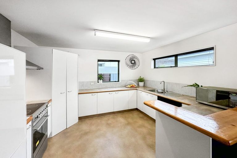 Photo of property in 2 Arran Crescent, Woolston, Christchurch, 8062