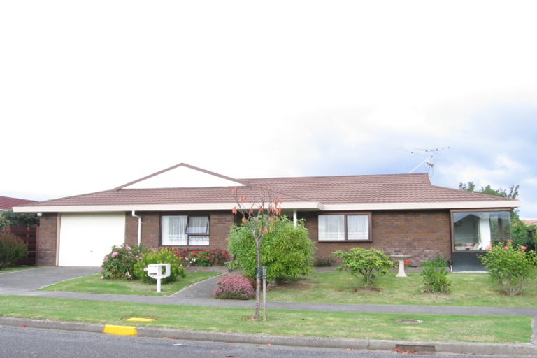 Photo of property in 1/24 Belvedere Avenue, Waikanae, 5036