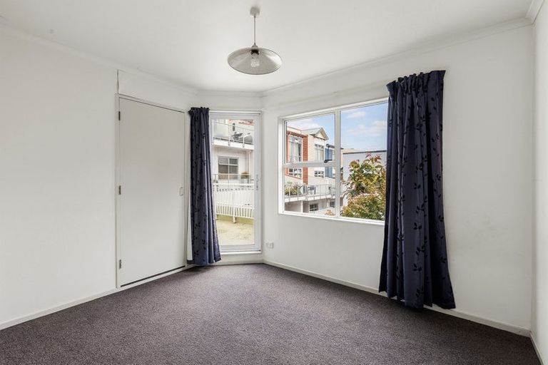 Photo of property in 12b Roxburgh Street, Mount Victoria, Wellington, 6011