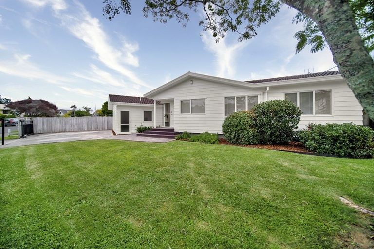 Photo of property in 60 De Quincey Terrace, Highland Park, Auckland, 2010