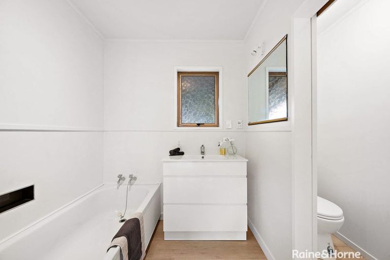 Photo of property in 8 Papawai Road, Greytown, 5712