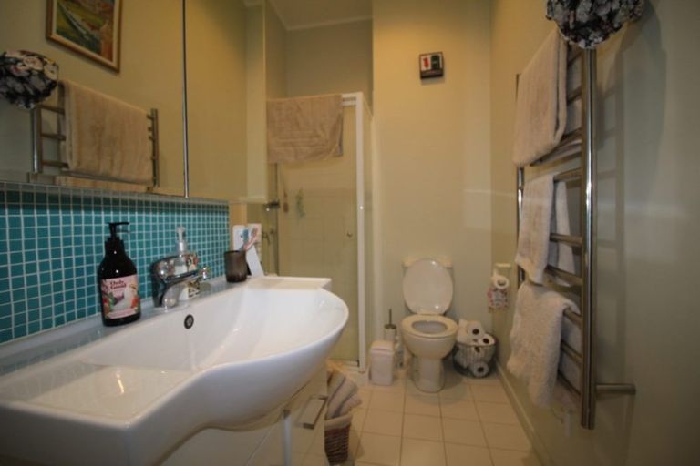 Photo of property in Mendosa Terraces Apartments, 20/9 Ebor Street, Te Aro, Wellington, 6011