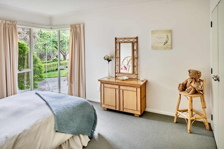 Photo of property in 98 Samwell Drive, Whitby, Porirua, 5024