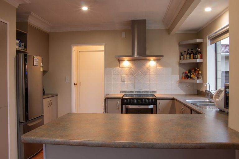 Photo of property in 31 Tiverton Crescent, Whalers Gate, New Plymouth, 4310