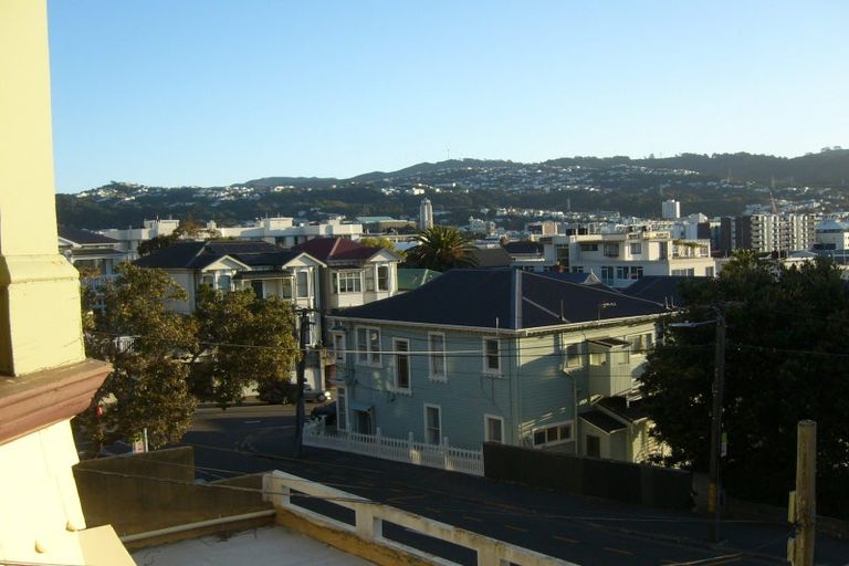 Photo of property in 4 Hawker Street, Mount Victoria, Wellington, 6011