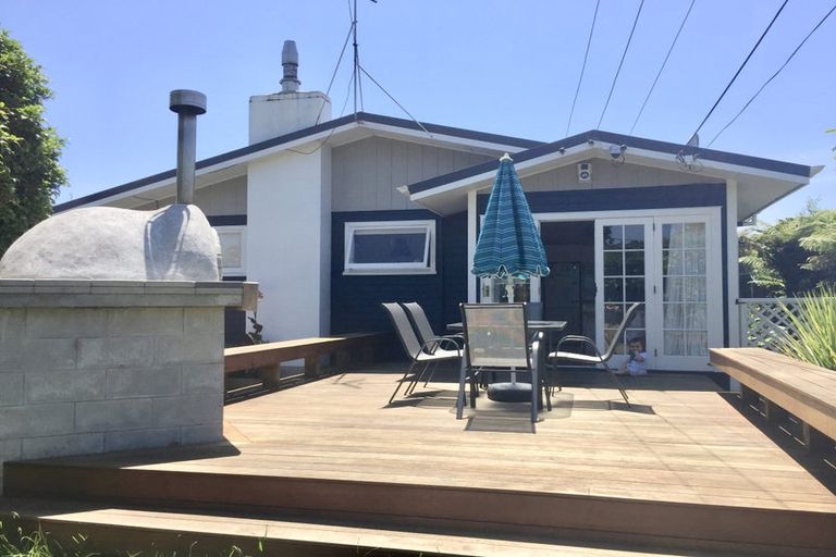 Photo of property in 13 Vaucluse Avenue, Paraparaumu Beach, Paraparaumu, 5032