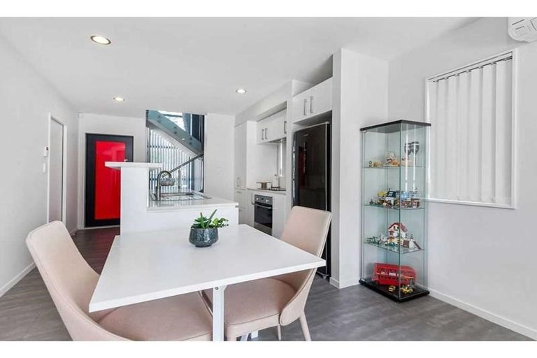 Photo of property in 50 Makamaka Lane, Albany Heights, Auckland, 0632