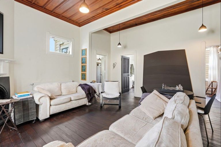 Photo of property in 85 Niblett Street, Whanganui, 4500