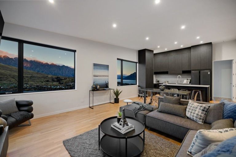 Photo of property in 5 Lancewood Lane, Queenstown, 9300