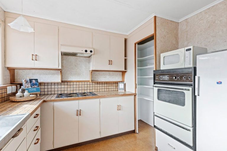 Photo of property in 82 Manu Crescent, Upper Vogeltown, New Plymouth, 4310