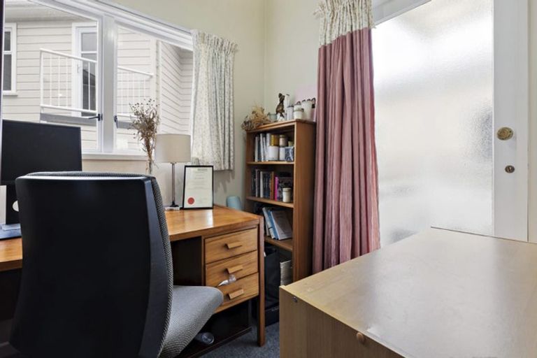 Photo of property in 1 Mckenzie Terrace, Te Aro, Wellington, 6011
