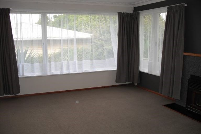 Photo of property in 140 Luckens Road, West Harbour, Auckland, 0618