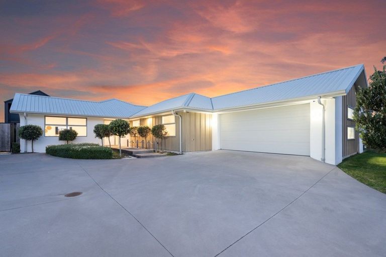 Photo of property in 107 The Boulevard, Papamoa Beach, Papamoa, 3118