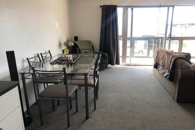 Photo of property in 2/33 Springfield Road, St Albans, Christchurch, 8014