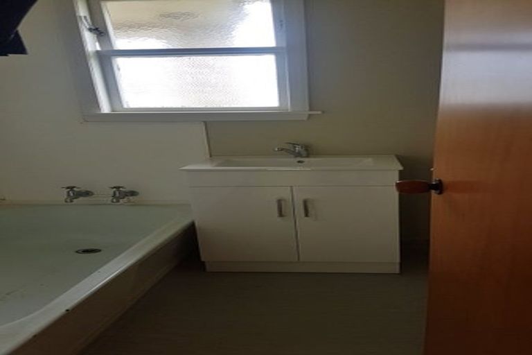 Photo of property in 614 Featherston Street, Roslyn, Palmerston North, 4414