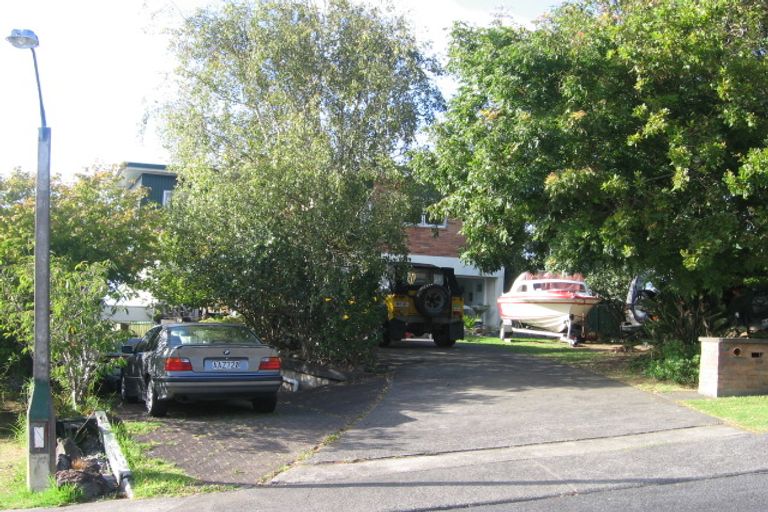 Photo of property in 19 Hume Drive, Hillcrest, Auckland, 0627