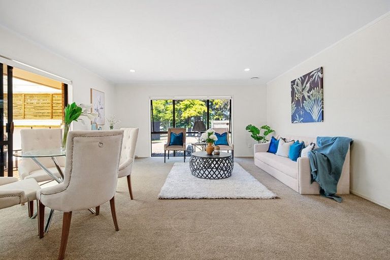 Photo of property in 16 Redlands Grove, Swanson, Auckland, 0612