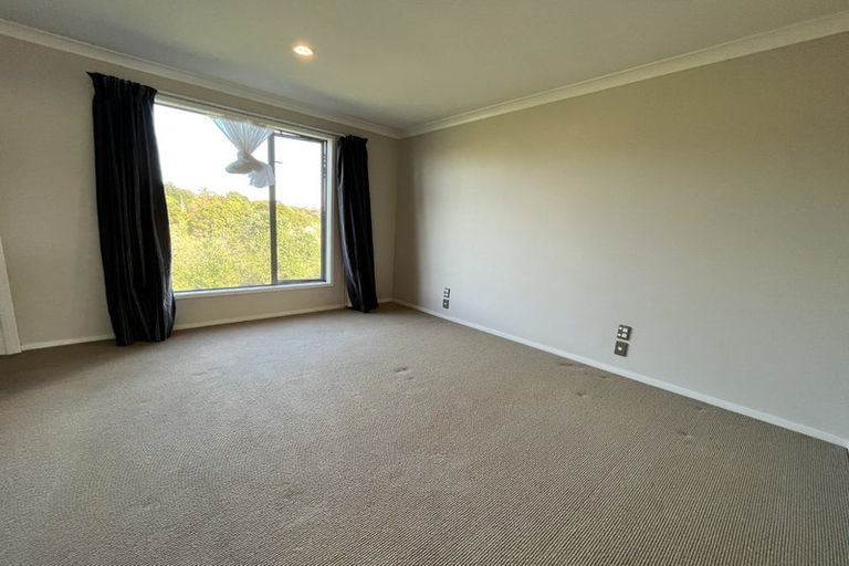 Photo of property in 9m Clearwater Cove, West Harbour, Auckland, 0618