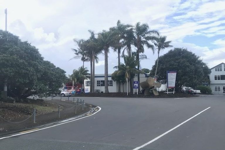 Photo of property in 11m Clearwater Cove, West Harbour, Auckland, 0618