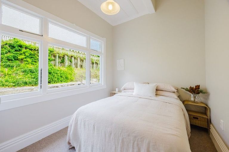 Photo of property in 20 Faraday Street, Hospital Hill, Napier, 4110