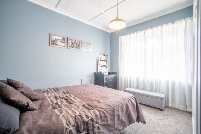 Photo of property in 46 Kingswood Street, Takaro, Palmerston North, 4412