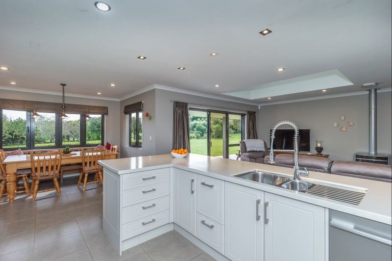 Photo of property in 22 Waipuna Grove, Levin, 5571