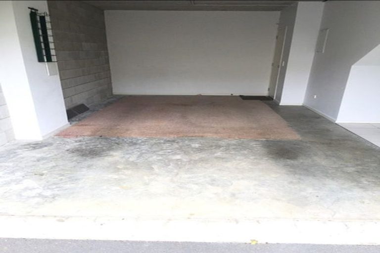 Photo of property in 49 Kirikiri Lane, East Tamaki, Auckland, 2013