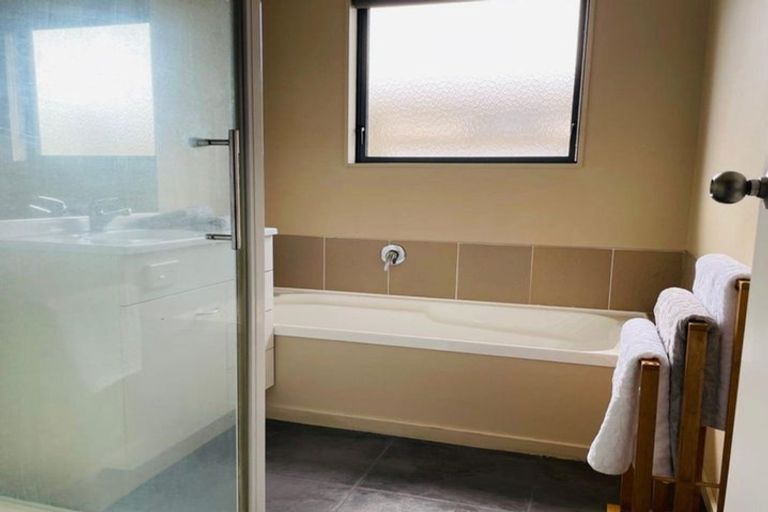 Photo of property in 5 Magdalen Crescent, Pirimai, Napier, 4112