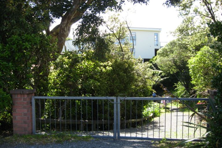 Photo of property in 8 Nepal Place, Khandallah, Wellington, 6035