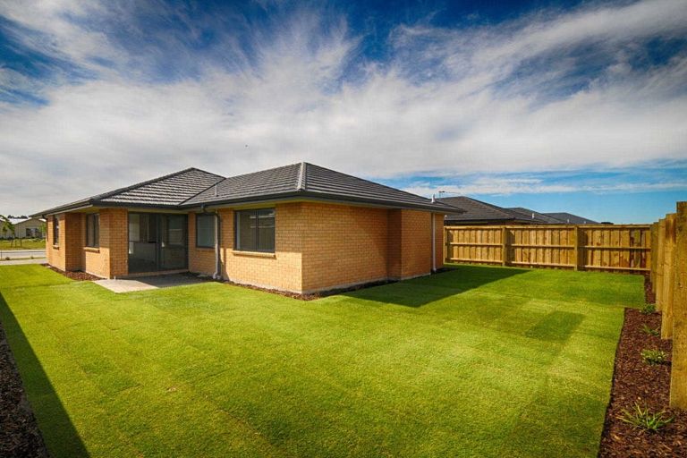 Photo of property in 62 Shillingford Boulevard, Rolleston, 7615